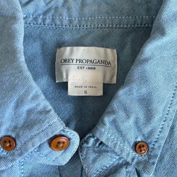 Obey button up - Picture 3 of 3